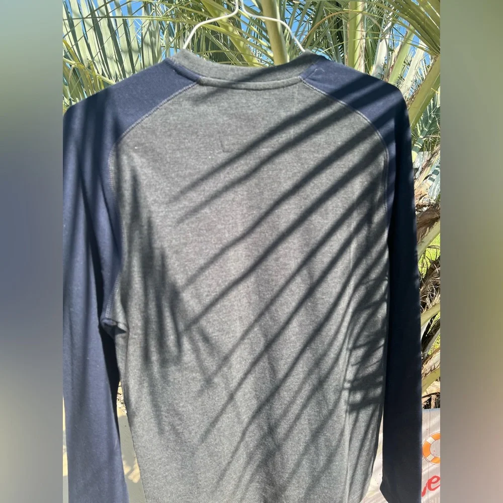 Banana Republic Crew Tee | Medium - Picture 2 of 2